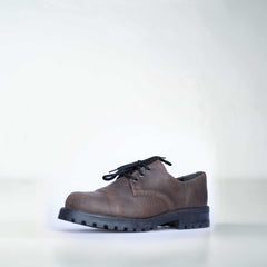 Tumši brūnas kurpes