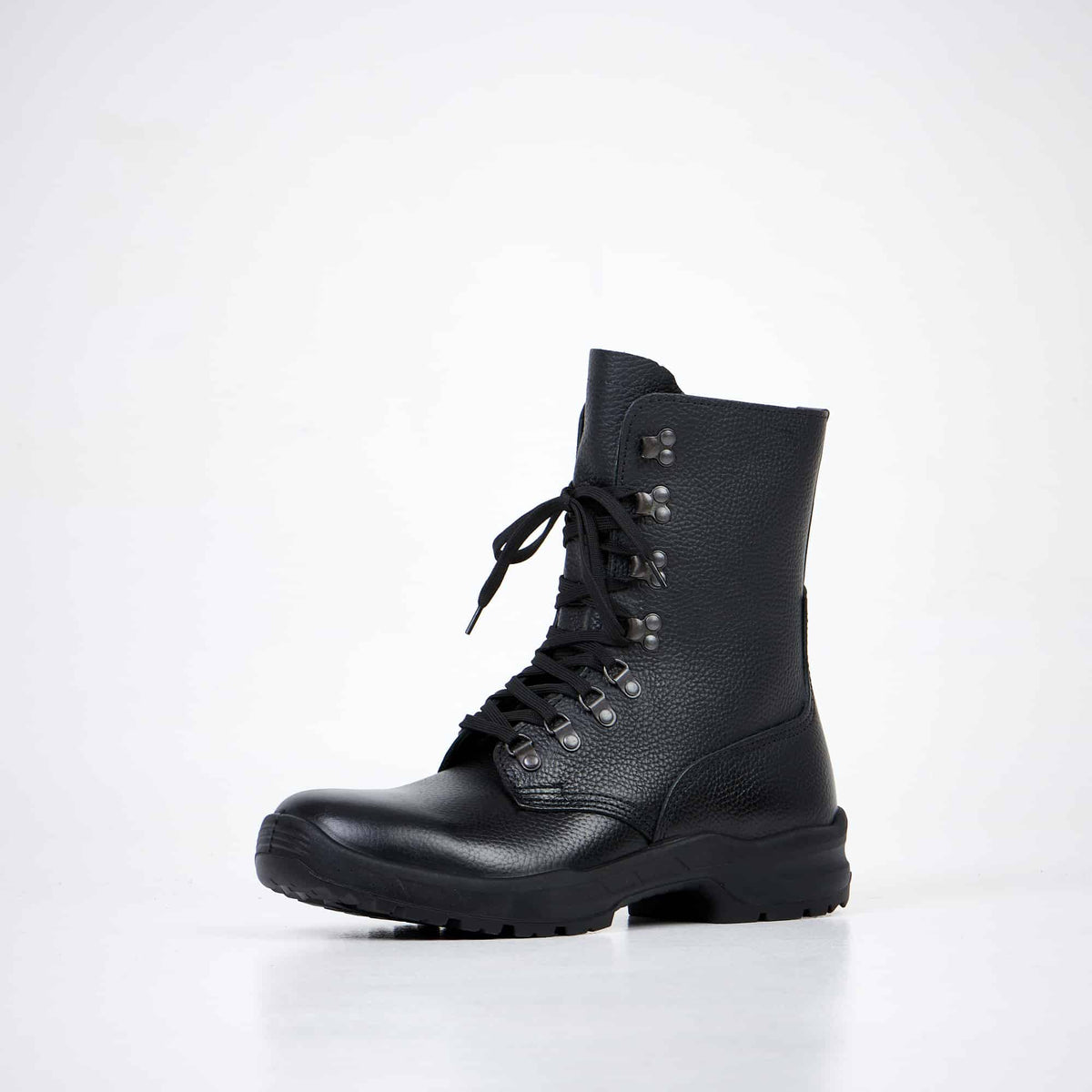 2077 Militārie zābaki jeb M77 Boots 2.0