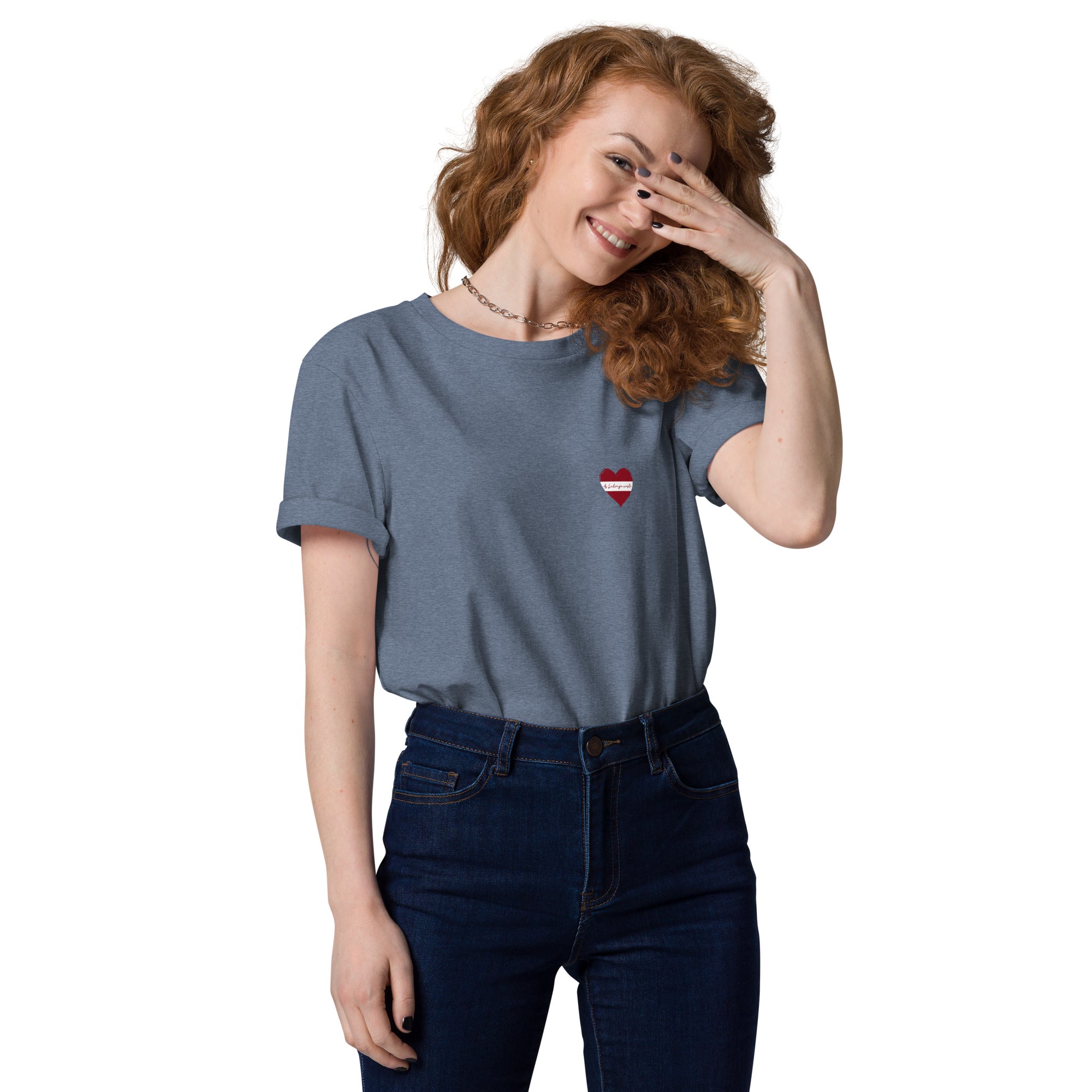 Ar Latviju sirdī - unisex organiskās kokvilnas t-krekls❤️